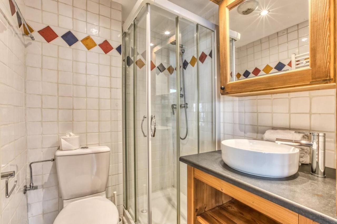 Villa Vallet- Newly Renovated 2 Bedroom Nestled Just Off The Main Street Chamonix Exterior foto
