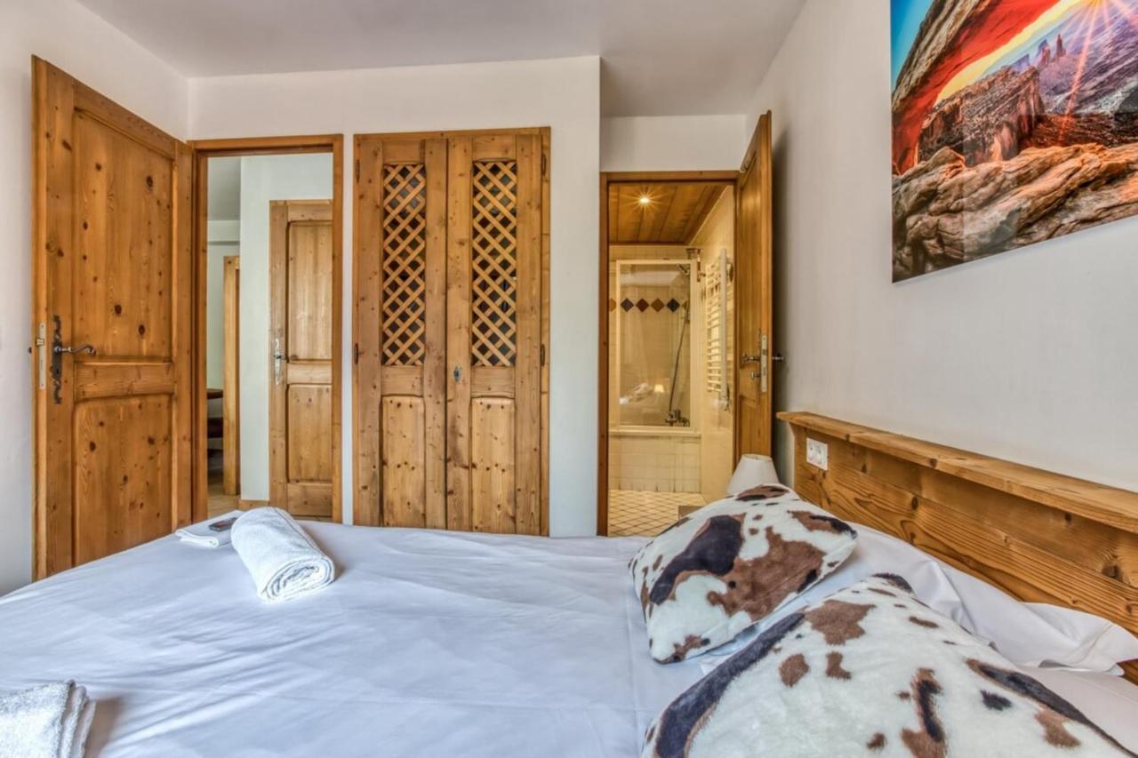 Villa Vallet- Newly Renovated 2 Bedroom Nestled Just Off The Main Street Chamonix Exterior foto